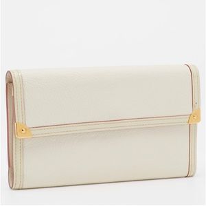 Louis Vuitton Suhali Leather Porte Tresor International Trifold Wallet